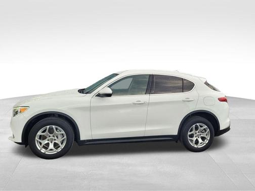 2021 Alfa Romeo Stelvio Base