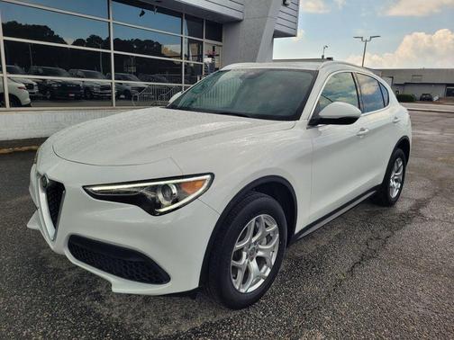 2021 Alfa Romeo Stelvio Base