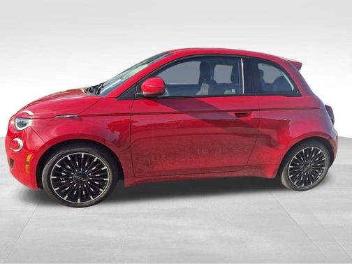 2024 FIAT 500e Base