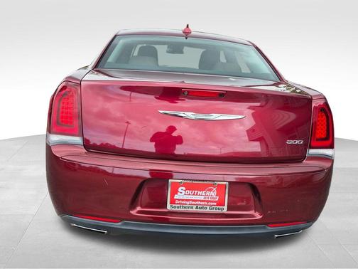 2018 Chrysler 300 Touring