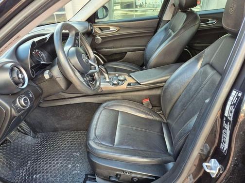 2017 Alfa Romeo Giulia Ti