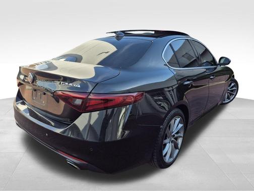 2017 Alfa Romeo Giulia Ti