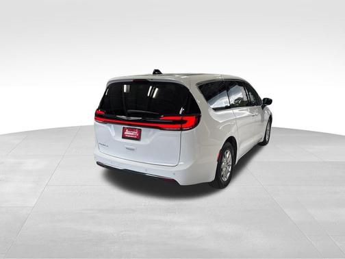 Bright White Clearcoat 2025 Chrysler Pacifica Select