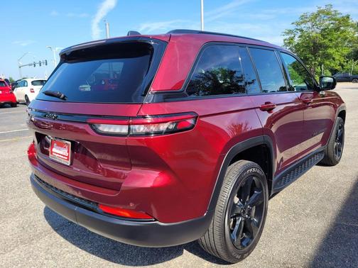 2024 Jeep Grand Cherokee Laredo
