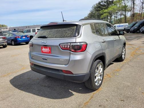 2022 Jeep Compass Latitude Lux