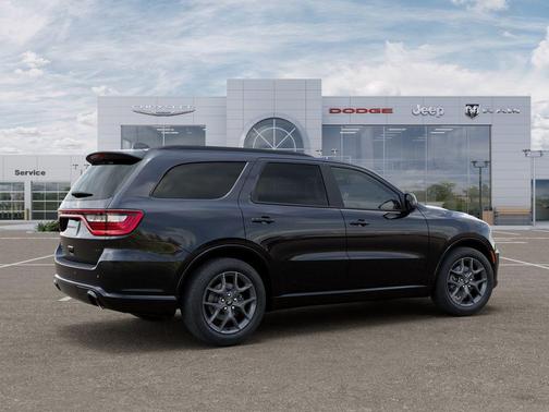 DB Black Crystal Clearcoat 2026 Dodge Durango GT HEMI V8