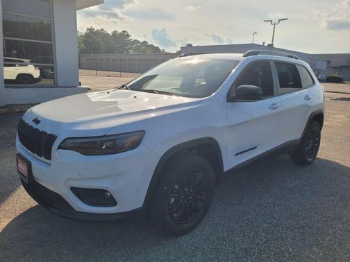 2023 Jeep Cherokee Altitude Lux