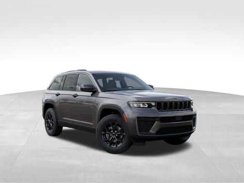 Metallic 2026 Jeep Grand Cherokee Laredo