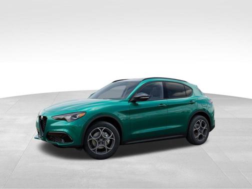 Verde 2025 Alfa Romeo Stelvio Base