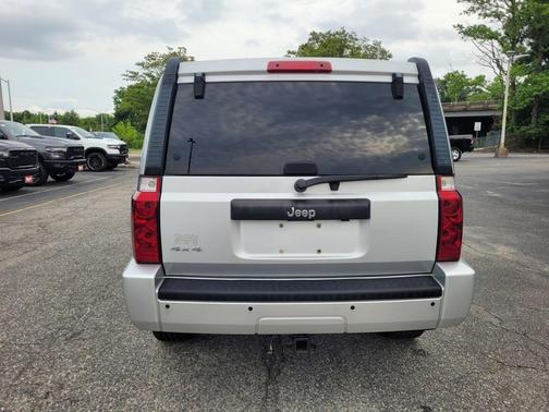 2009 Jeep Commander Sport