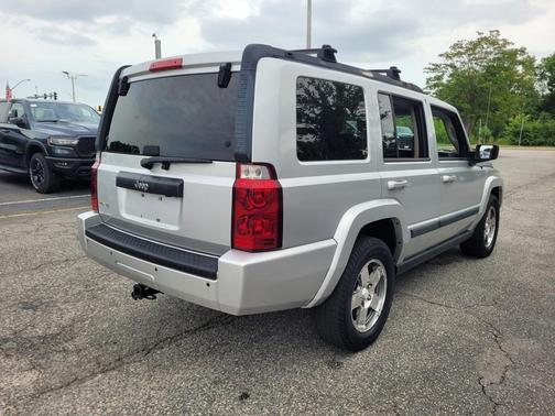 2009 Jeep Commander Sport