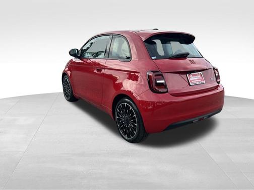 2024 FIAT 500e Base