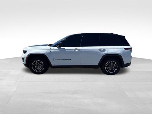 Bright White Clearcoat 2022 Jeep Grand Cherokee Trailhawk 4xe