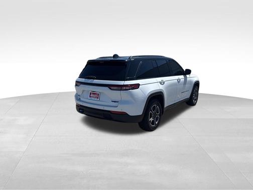 Bright White Clearcoat 2022 Jeep Grand Cherokee Trailhawk 4xe