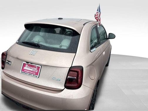 2024 FIAT 500e Base