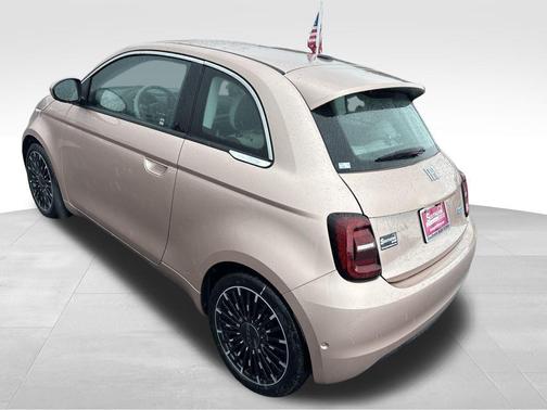 2024 FIAT 500e Base