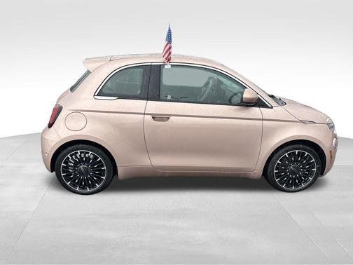 2024 FIAT 500e Base