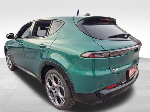2025 Alfa Romeo Tonale Base