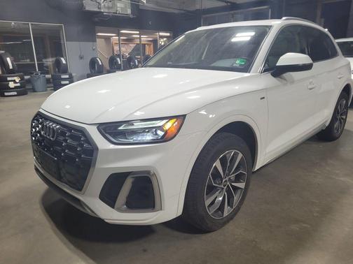 2024 Audi Q5 45 S line quattro Premium