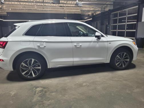 2024 Audi Q5 45 S line quattro Premium