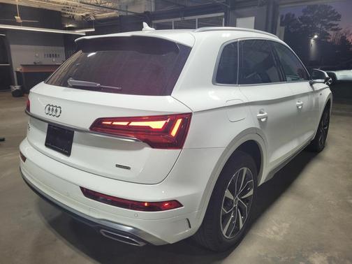 2024 Audi Q5 45 S line quattro Premium