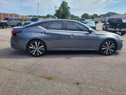 2020 Nissan Altima 2.5 SR