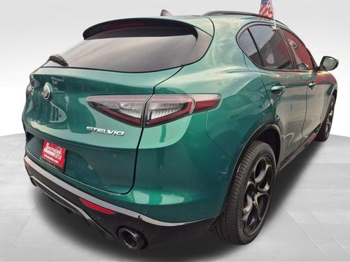 2025 Alfa Romeo Stelvio Base