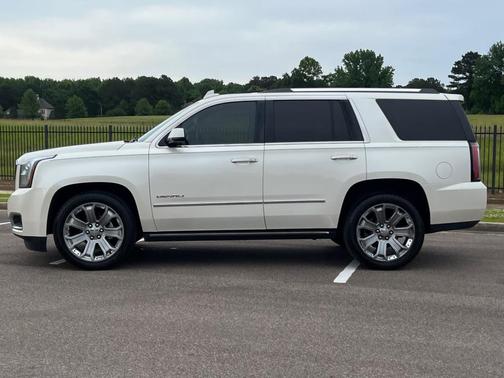 WHITE 2015 GMC Yukon Denali