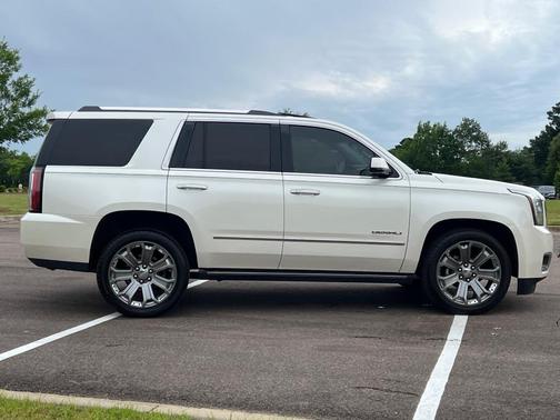 WHITE 2015 GMC Yukon Denali