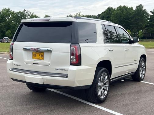 WHITE 2015 GMC Yukon Denali