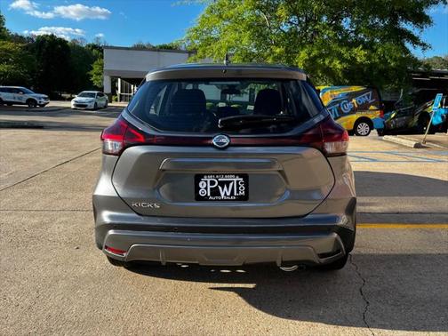 2021 Nissan Kicks S