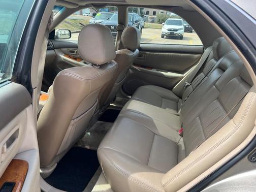 182596 2000 Lexus ES 300 Base