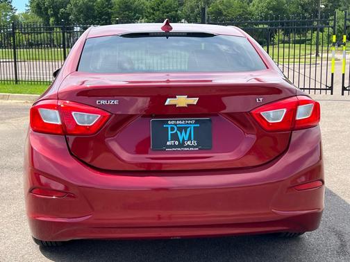 RED 2017 Chevrolet Cruze LT