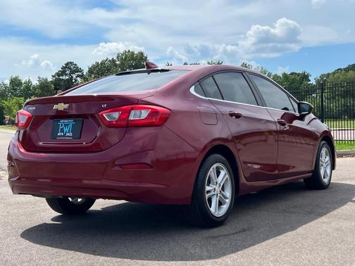 RED 2017 Chevrolet Cruze LT