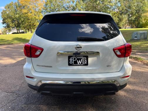 2019 Nissan Pathfinder SV