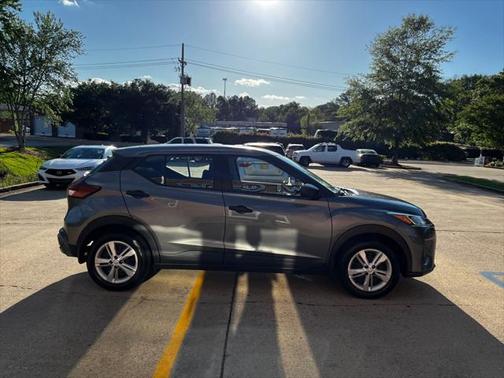 2021 Nissan Kicks S
