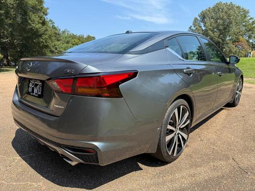 2020 Nissan Altima SR VC-Turbo FWD