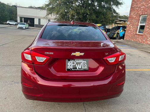 RED 2017 Chevrolet Cruze LT