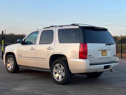 WHITE 2012 GMC Yukon SLT