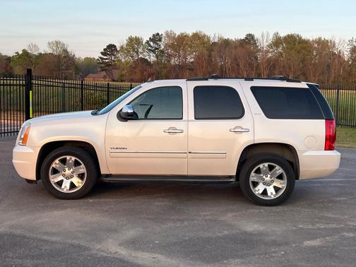 WHITE 2012 GMC Yukon SLT
