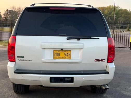 WHITE 2012 GMC Yukon SLT