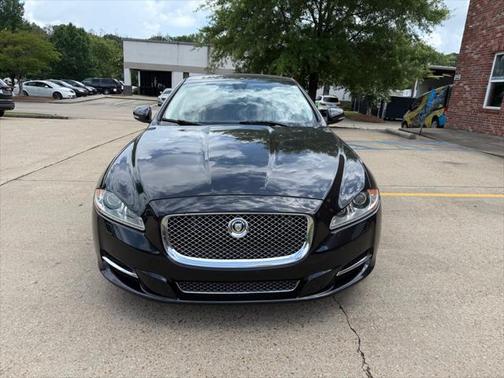 2012 Jaguar XJ Base