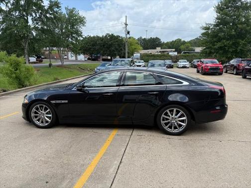 2012 Jaguar XJ Base