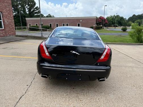 2012 Jaguar XJ Base