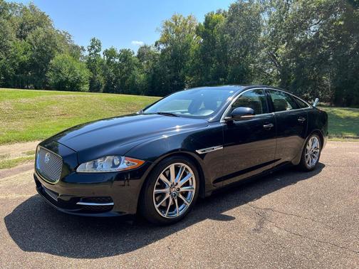 2012 Jaguar XJ Base