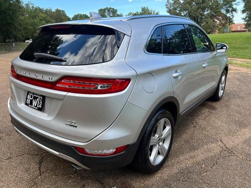 2015 Lincoln MKC Base