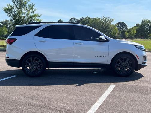 WHITE 2023 Chevrolet Equinox FWD RS