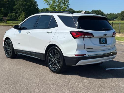WHITE 2023 Chevrolet Equinox FWD RS