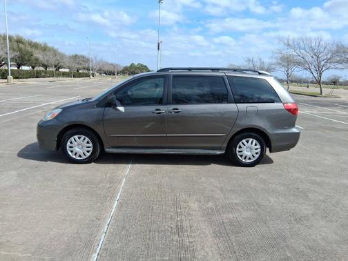 2004 Toyota Sienna CE