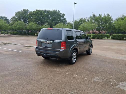 Polished Metal Metallic 2012 Honda Pilot EX